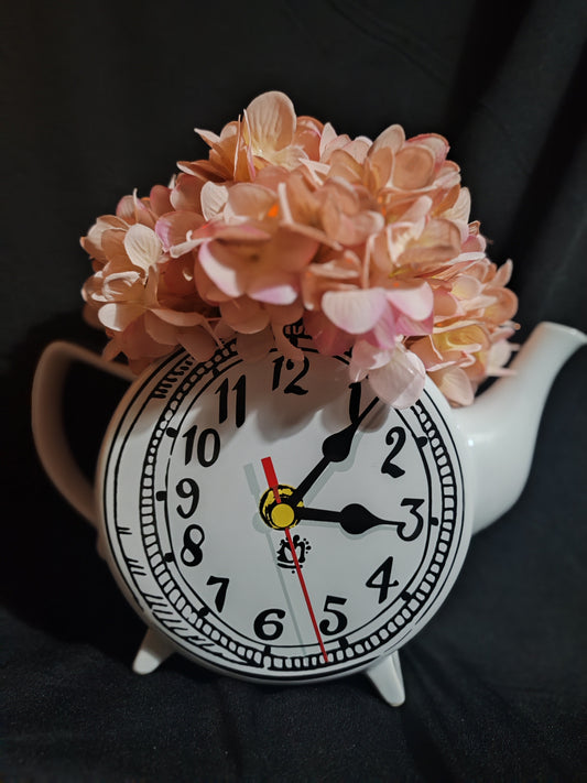 Clock Alice in Wonderland Centrepiece